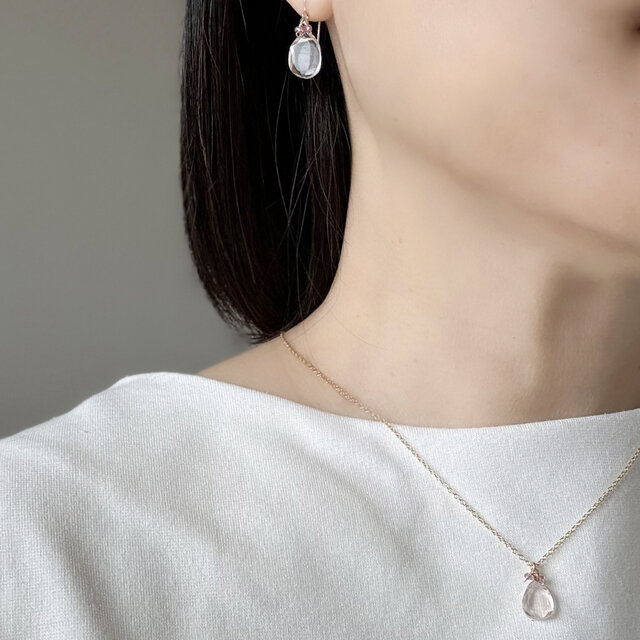 桜の花びら ピアス／イヤリング＆ネックレス セット｜ 天然石 ローズ