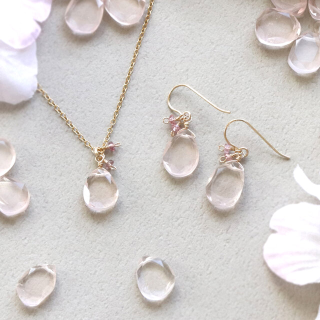 桜の花びら ピアス／イヤリング＆ネックレス セット｜ 天然石 ローズ