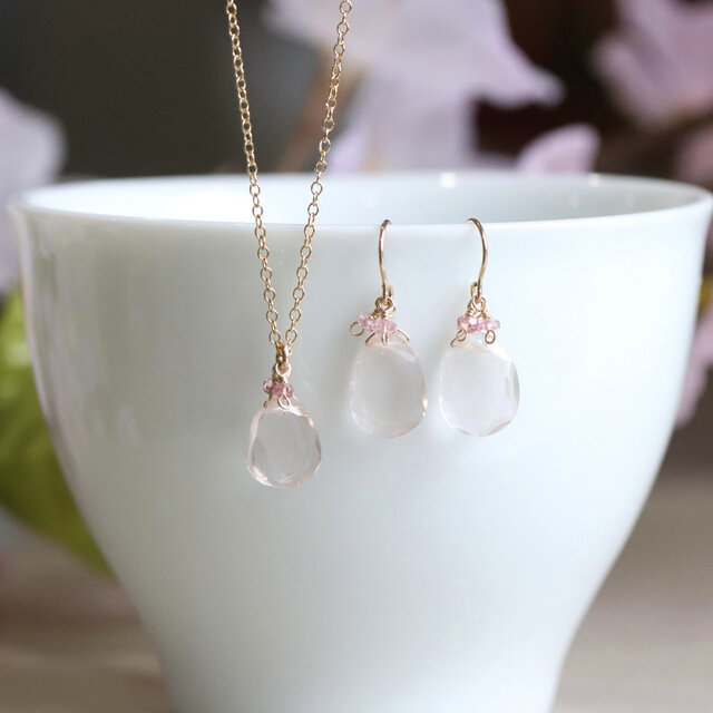 桜の花びら ピアス／イヤリング＆ネックレス セット｜ 天然石 ローズ