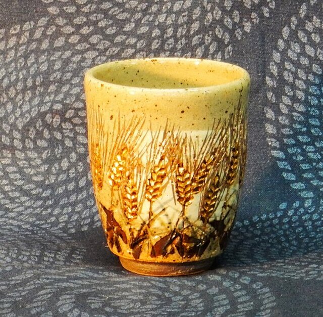 金彩穂文湯呑 | iichi 日々の暮らしを心地よくするハンドメイドや