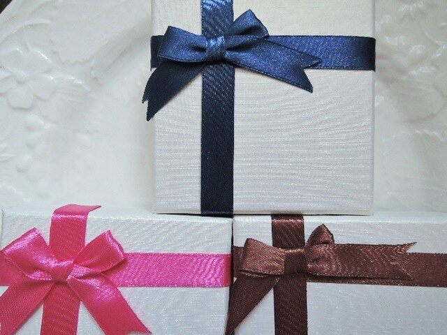 174）プレゼント用ラッピング有料（ペーパーラッピング300円