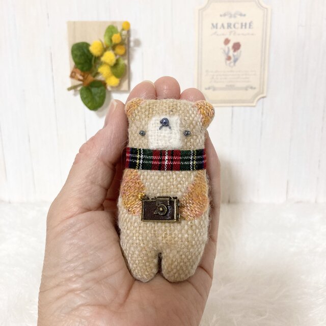 ダーニング刺繍のくまちゃんキーホルダー(無料ラッピング付き