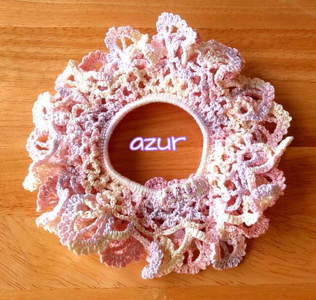 NO.145 ハンドメイドシュシュ リバティ 花柄 ピンク 手染めビーズ NO