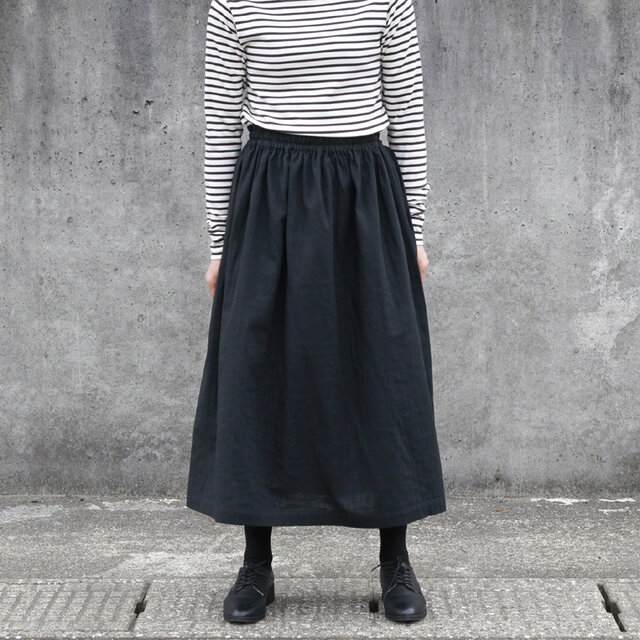 ふんわりとギャザーが広がるオーガニックコットン・ダブルガーゼのスカート（黒・ブラック）ポケット 春 夏