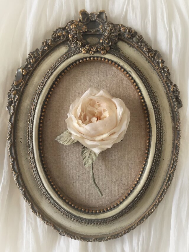 〈染め花〉イングリッシュローズのコサージュ（中輪・アンティークホワイト)