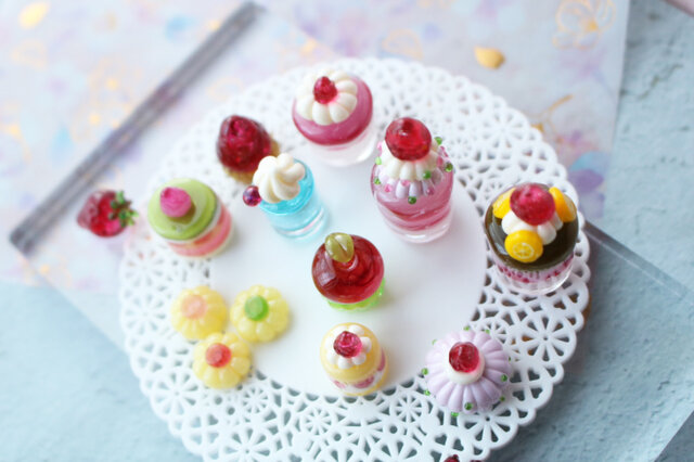 ガラスのミニチュア苺のアフタヌーンティー 苺スイーツセット ☆ガラス