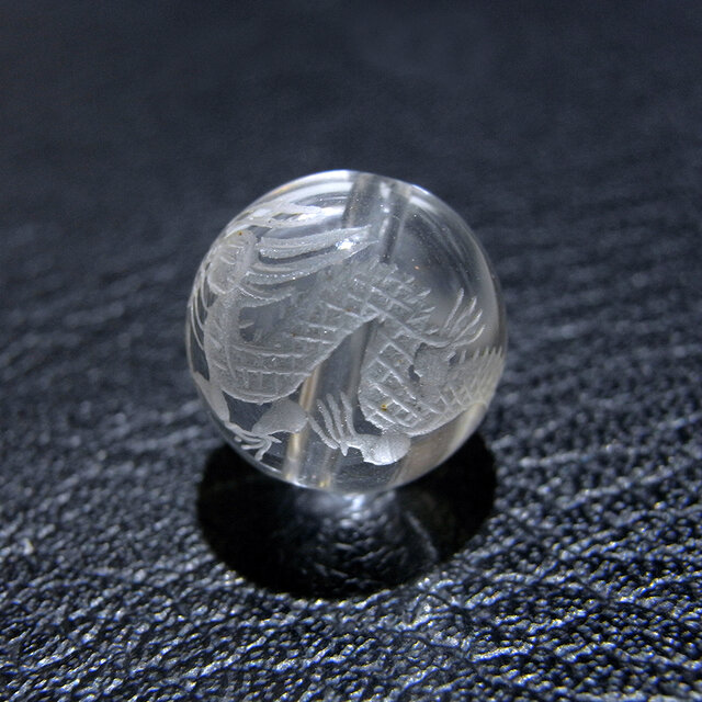 beads185] 手彫りビーズ・水晶（龍）12mm 1個 | iichi 日々の暮らしを 