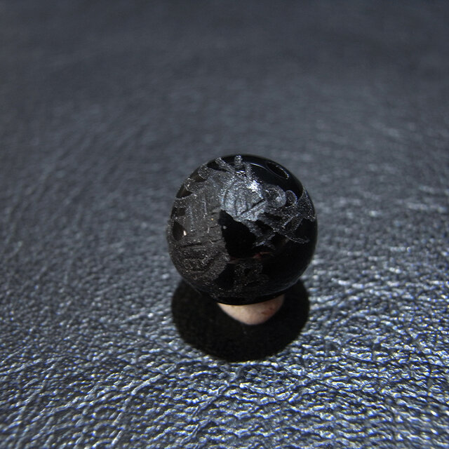[beads189] 手彫りビーズ・オニキス（龍）10mm 2個