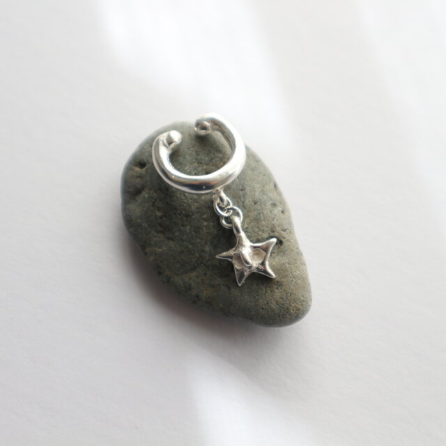 【Silver925】小さな星のイヤーカフ＜左耳用＞