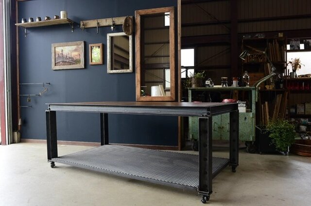 圧倒的存在感◆鉄のローテーブル インダストリアル ワークテーブル 男鉄 一点物 圧倒的存在感 鉄のワークテーブル 作業台 机 テーブル デスク | iichi