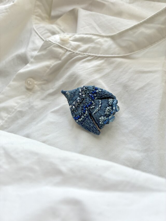 ハンドメイド刺繍ブローチ　ban ★English ok★様　ご確認ページ 刺繍ブローチ「薫」 | <FONT size=2 color=