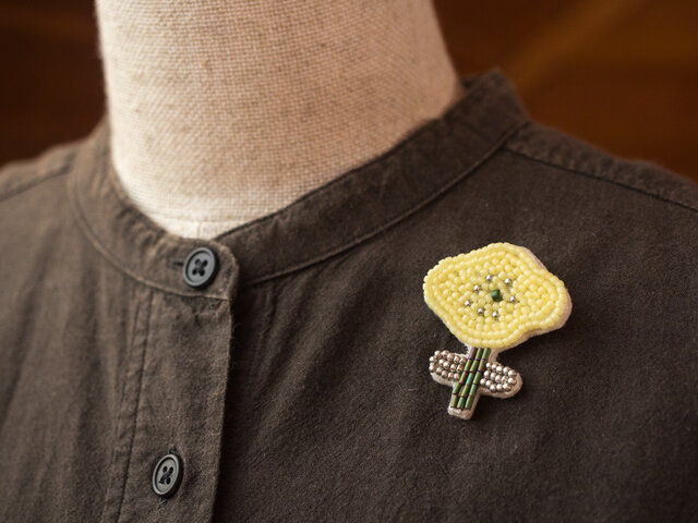 Little Flower＊ビーズ刺繍ブローチ（lemon＆silver）│レモン