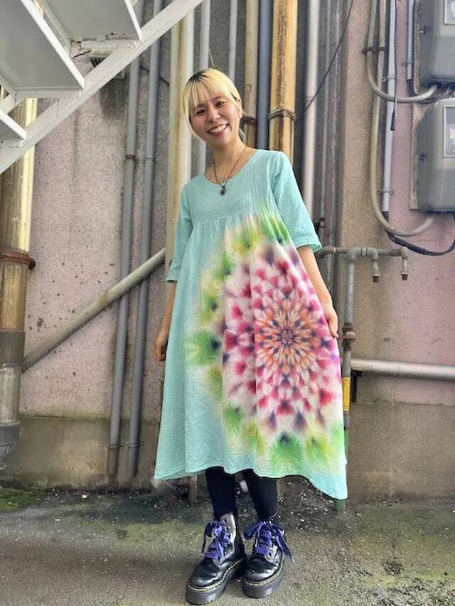 タイダイ染め　ロングワンピース　Hippies Dye最新作　優しいミントブルーに華やかな桜色の大曼荼羅 HD21-37
