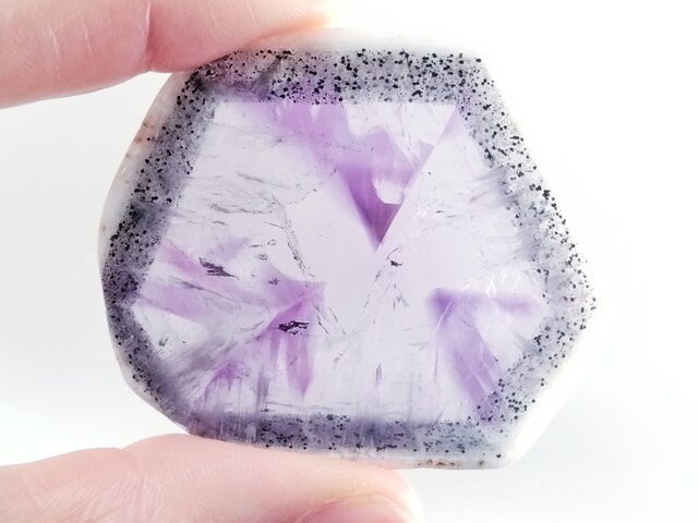 トラピッチェアメジスト【大】52x45mm ルース | iichi 日々の暮らしを
