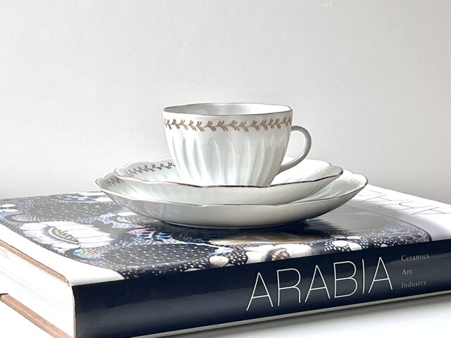 ARABIA】Keiju ヴィンテージ トリオ B（カップ＆ソーサーとケーキ