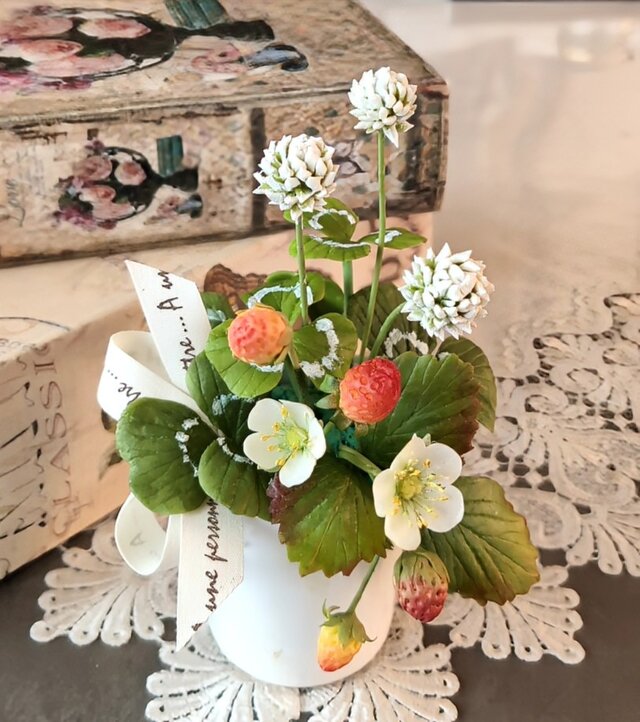 yoshiyoshiクレイフラワー ☆クレイフラワー作品（花摘みー5）☆ | iichi 日々の暮らしを