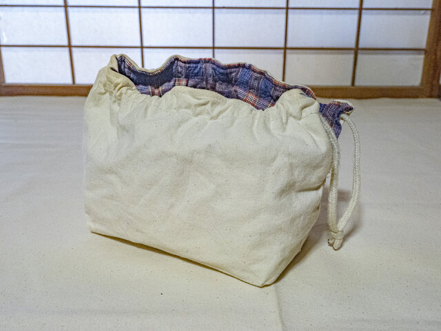 正座椅子（巾着袋付）ゆったりサイズ 3256 日本の歳時記 正座椅子（巾着袋付）水玉・桜・椿 [ 携帯用正座椅子 携帯用