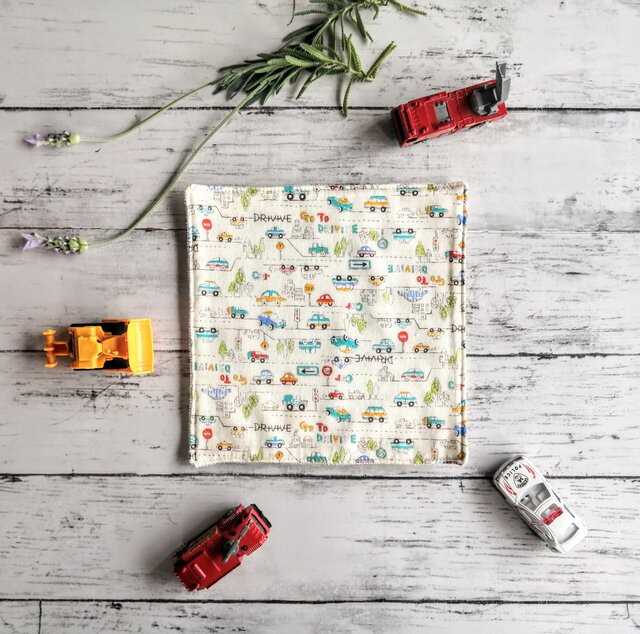 街ゆく車 ガーゼハンカチ 20cm✕20cm タオルハンカチ ふわふわ 名入れ