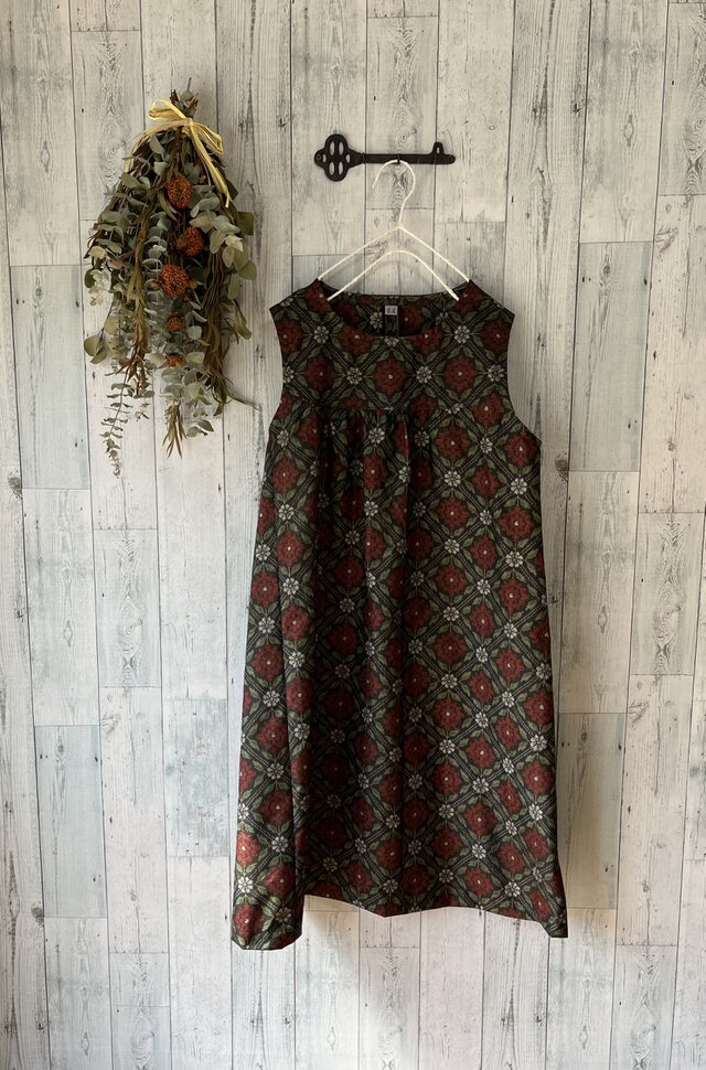 ☆ 茜色菱紋の大島紬の反物からヨーク切り替えＡラインワンピース　着物リメイク♪