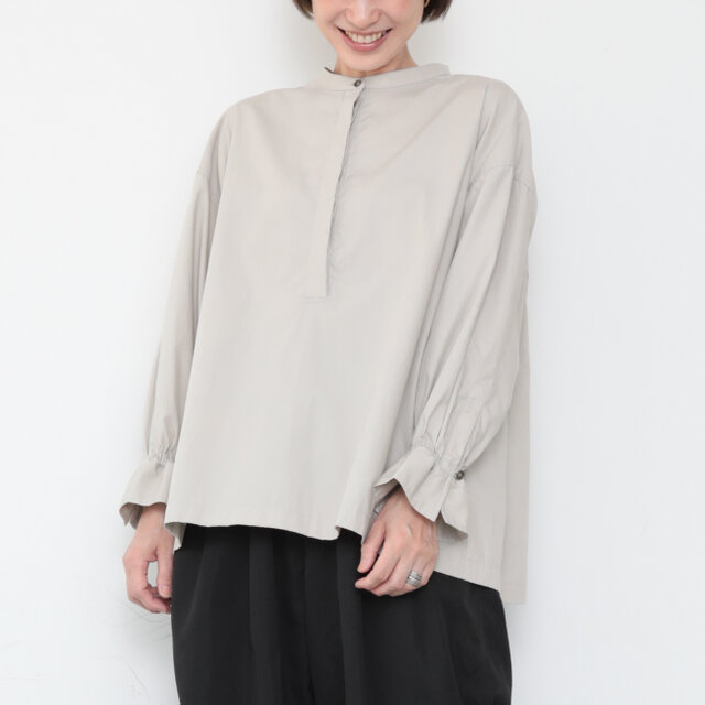 Vertical shirts / sky gray