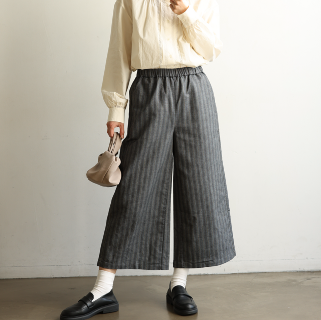慈雨パンツ　 黒とグレーのストライプ Sawa a la mode パンツ ロング丈 ストライプ 低身長 低身長向け