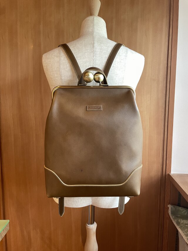大玉がま口リュック （カーキ）