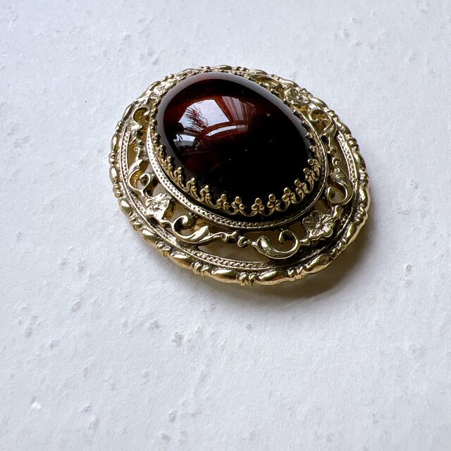 U.S.A. 1970〜80s Gold Tone and Brown Striated Glass Cabochon 