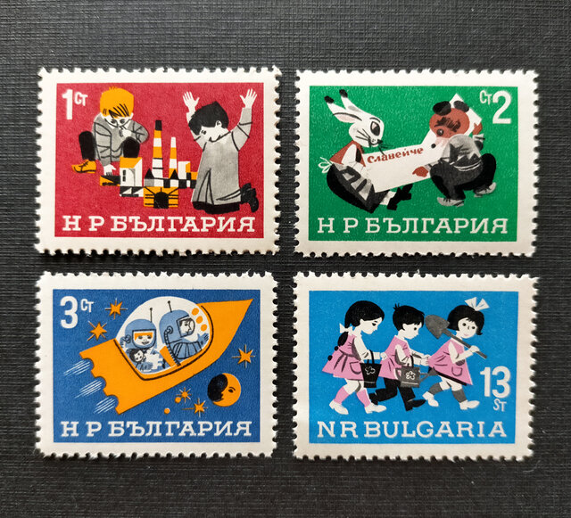 The Year of the Child 切手セット it-660e43d5ea70b-1200.jpg