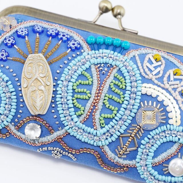 ビーズ刺繍のがま口 No.7｜ブルー｜ガーゼ素材｜マチなしポーチ