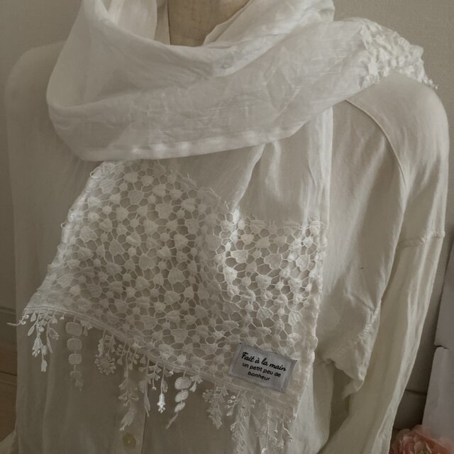 ハンドメイドストールフレンチリネンスラブ白花刺繍リースフリンジレース