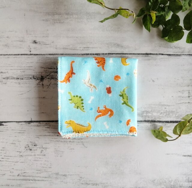 恐竜達 ガーゼハンカチ 20cm✕20cm タオルハンカチ ふわふわ 水色