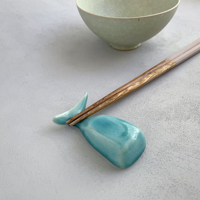 クジラの箸置き_トルコブルー | iichi 日々の暮らしを心地よくする