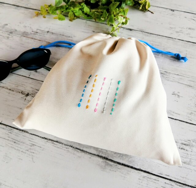 巾着袋 ミニ巾着 ラインの刺繍 コットンツイル 生成り | iichi