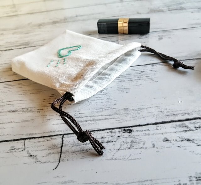かわいいハートの刺繍 ミニミニ巾着 生成り | iichi 日々の