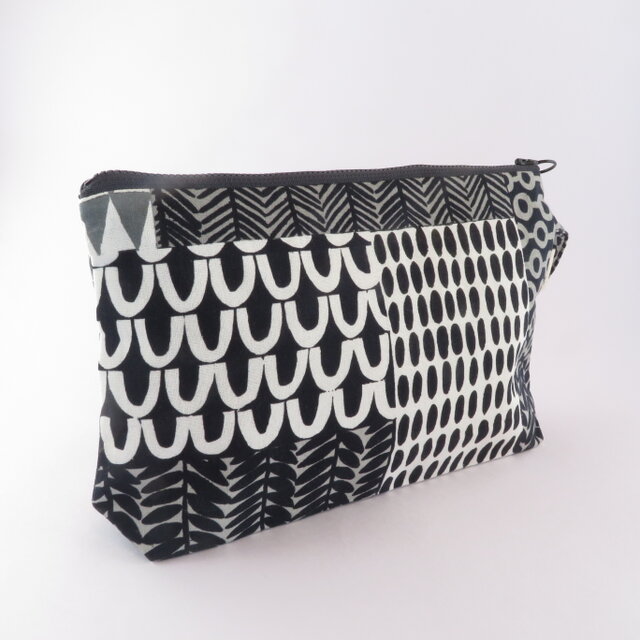 プリントポーチ　モノクロ