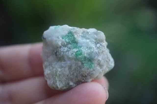 エメラルド 原石 エメラルドライン☆エメラルド原石 s1211 | iichi 日々の暮らしを