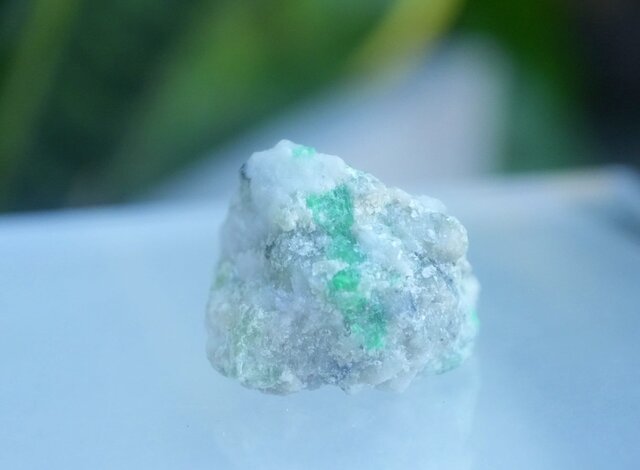 エメラルド 原石 エメラルドライン☆エメラルド原石 s1211 | iichi 日々の暮らしを