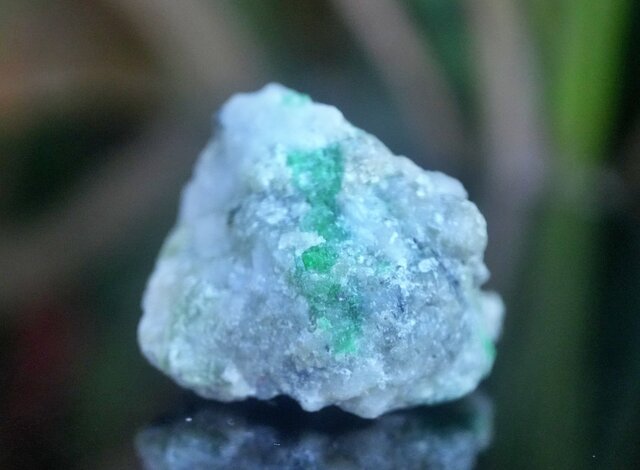 エメラルド　原石 エメラルド原石 4.85カラット 天然石 mineral de lapin 通販
