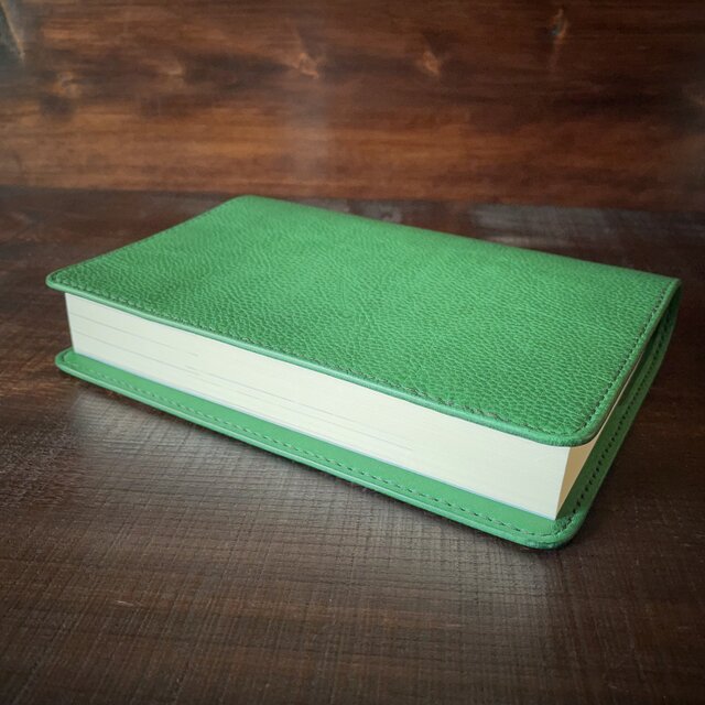 《四六判サイズ》レザーブックカバー（Verde）