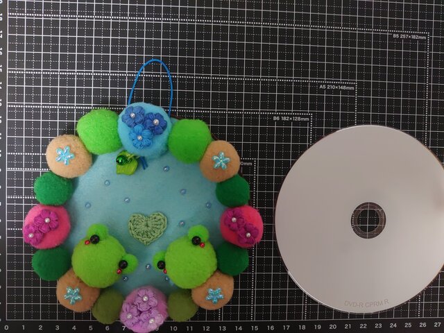 季節飾り☂梅雨☂カエルの小池♪ | iichi 日々の暮らしを心地よくする