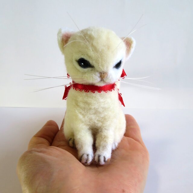 白い子猫 羊毛フェルト 雑貨 インテリア ぬいぐるみ Wool felt cat ...