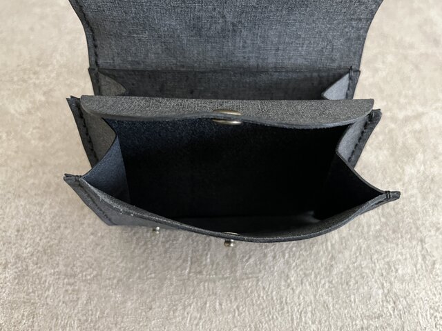 二つ折り財布 黒（ホック） イタリアンレザー＜B＞ | iichi 日々の