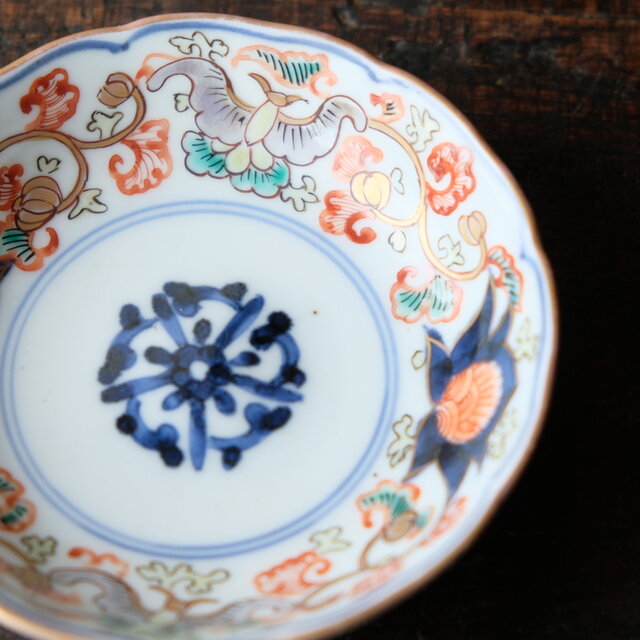 蝶々と蝙蝠のヒュージョン◇花唐草尽くし。太明成化年製 古伊万里 色絵