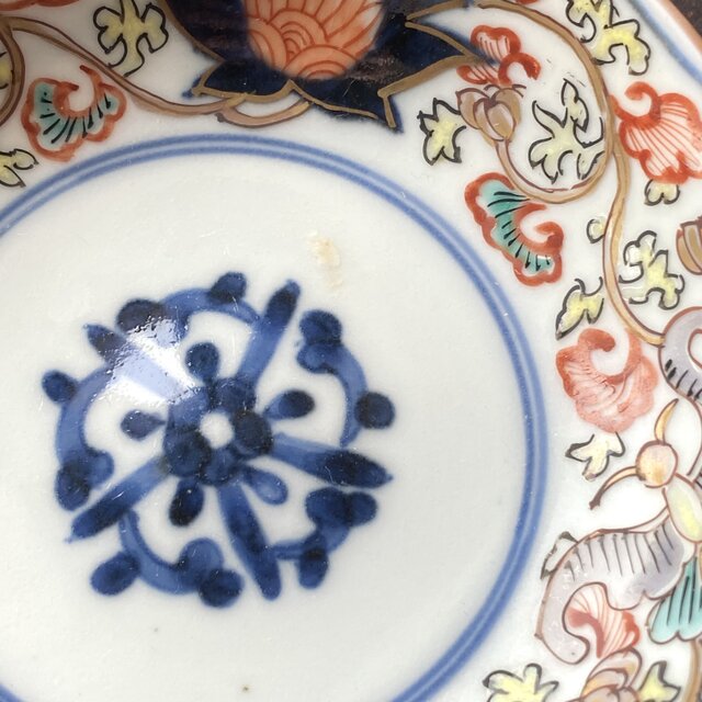 蝶々と蝙蝠のヒュージョン◇花唐草尽くし。太明成化年製 古伊万里 色絵