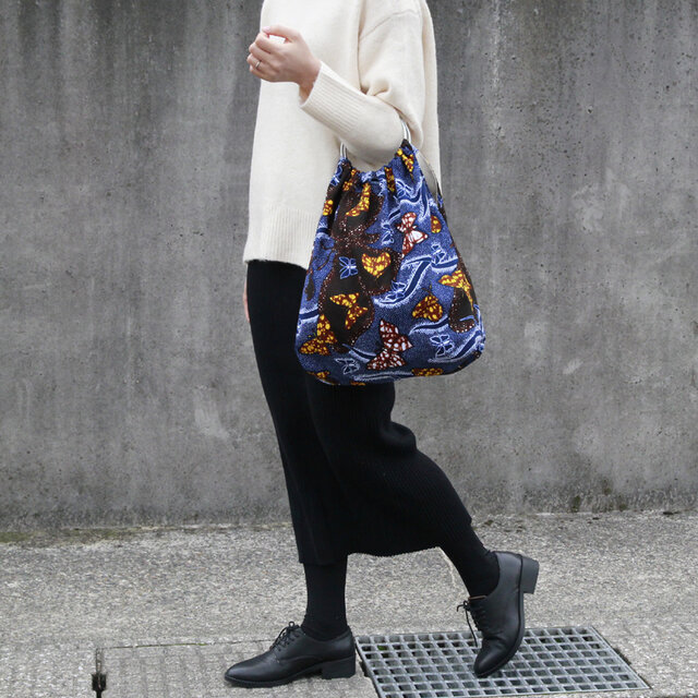 アフリカ布のリングハンドルバッグ（ バタフライ・蝶 ）大人可愛い お洒落