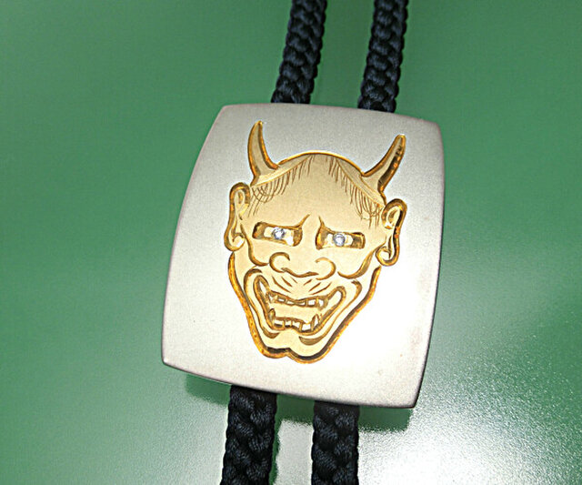 1点物：銀製手彫り【般若の面】ループタイ /天然ダイヤモンド入り