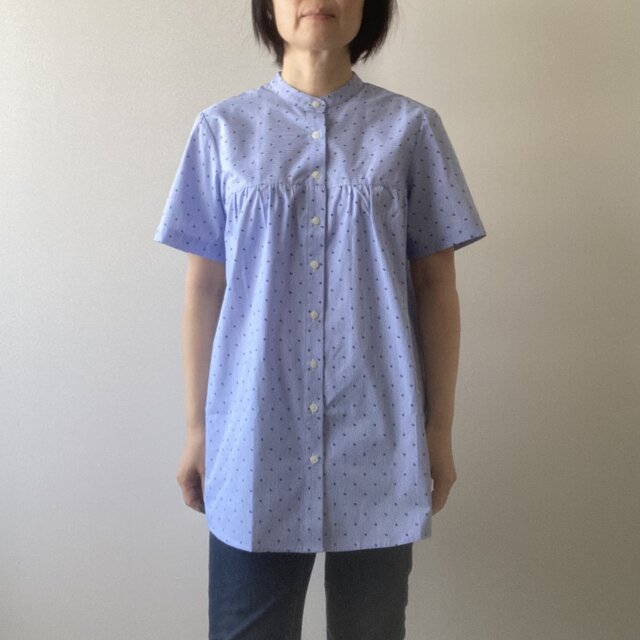 スタンドカラーブラウス　ブルーのストライプ