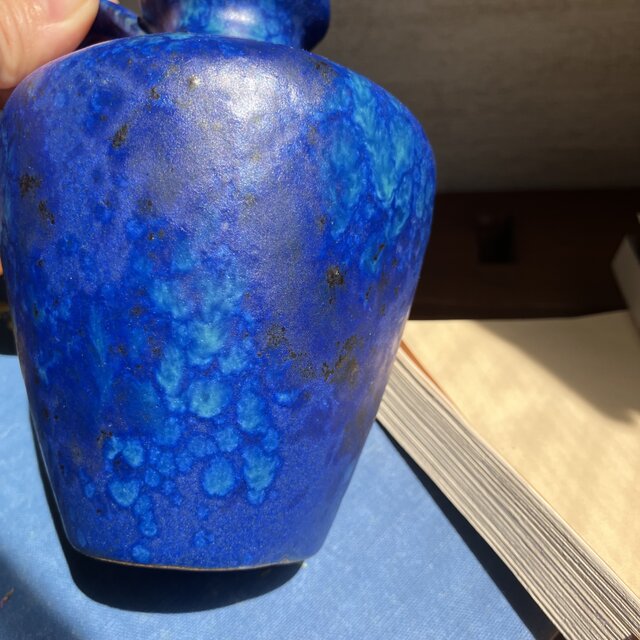 抽象画のような鮮やかなブルーのドイツ花瓶／Fat Lava／ファットラヴァ 
