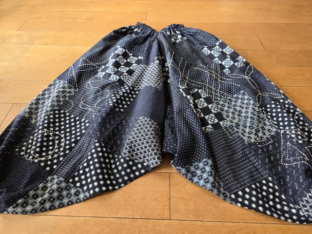 刺繍個性手作り藍染刺し子ハンドメイド古布パチワーク襤褸袴パンツ サルエルパンツ 刺繍個性手作り藍染刺し子ハンドメイド古布パチワーク襤褸袴