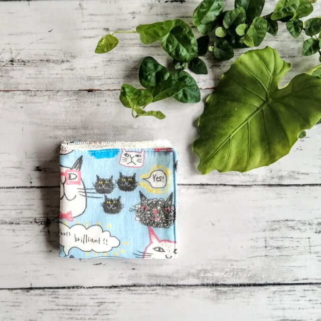 ポップなネコ ガーゼハンカチ ハンカチタオル 20cm角 ふかふか 小さい